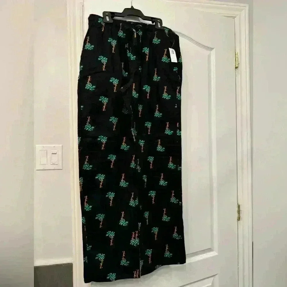Old navy  NWT Christmas palm tree print pajama pants